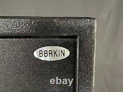 BBRKIN MOU02 Quick Access 5-6 Gun Storage Cabinet New Open Box