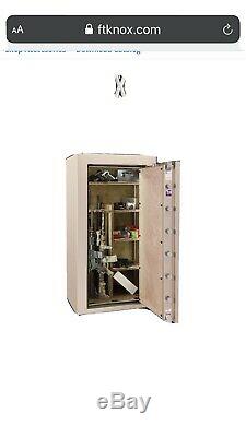 Fort Knox Gun SAFE Huge Hunting Storage Mint Condition Vault Retails 5k+ Cabinet