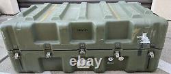 Pelican Hardigg Military Surplus 12-Rifle Gun Hard Case Pelican Hardigg Military Surplus 12-Rifle Gun Hard Case